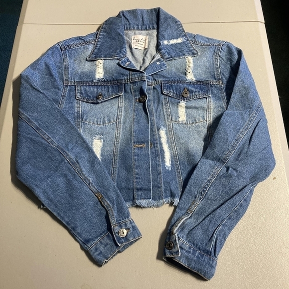 Love Tree Cropped Distressed Medium Wash Denim Jean Jacket Women's Medium M - Picture 1 of 6